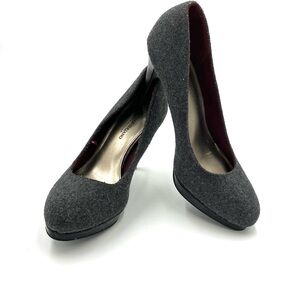 Christian Siriano Gray Wool Round Tow Pumps Size 10